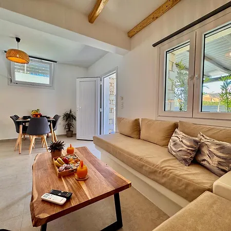 Apartment La Vie Est Belle Luxury With Jacuzzi '2' Pounda