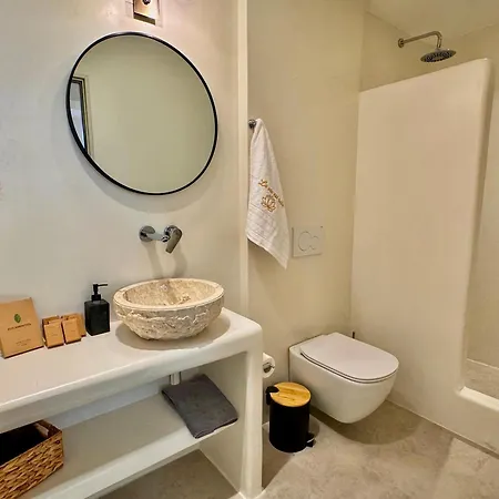 Apartment La Vie Est Belle Luxury With Jacuzzi '2'