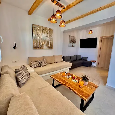 Apartment La Vie Est Belle Luxury With Jacuzzi '2'