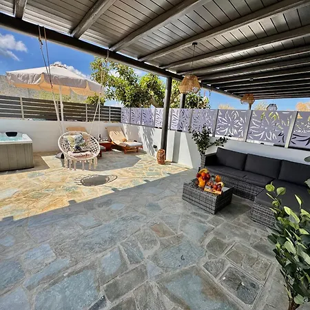 La Vie Est Belle Luxury With Jacuzzi '2' Apartment