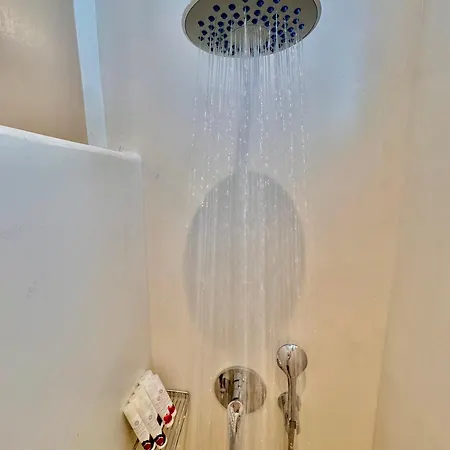La Vie Est Belle Luxury With Jacuzzi '2' Apartment *