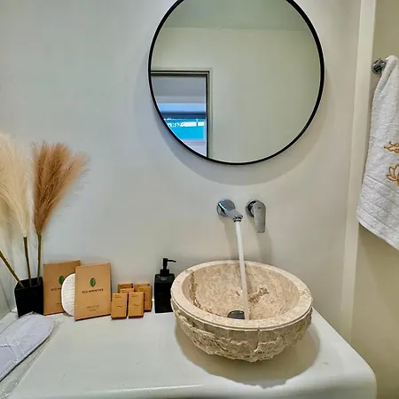 La Vie Est Belle Luxury With Jacuzzi '2' * Pounda