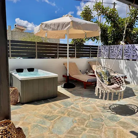La Vie Est Belle Luxury With Jacuzzi '2' Apartment