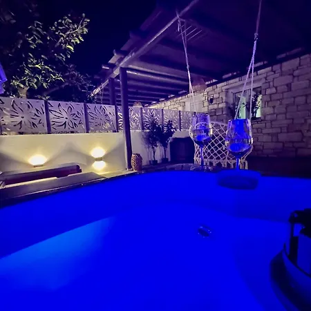 Apartment La Vie Est Belle Luxury With Jacuzzi '2' *