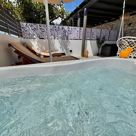 Apartment La Vie Est Belle Luxury With Jacuzzi '2'